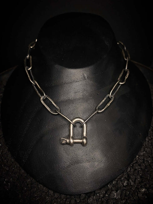 Collar Eslabones Broken